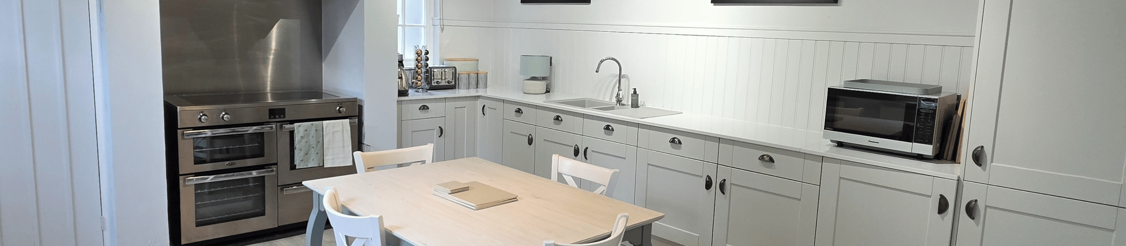 Traditional And Country Style Kitchen