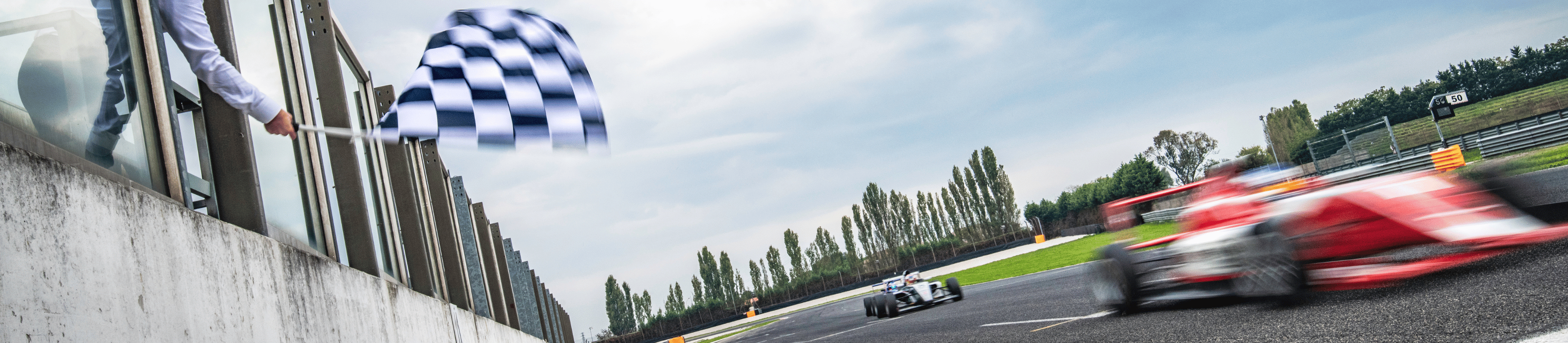 Driving Experiences – Mercedes Benz World