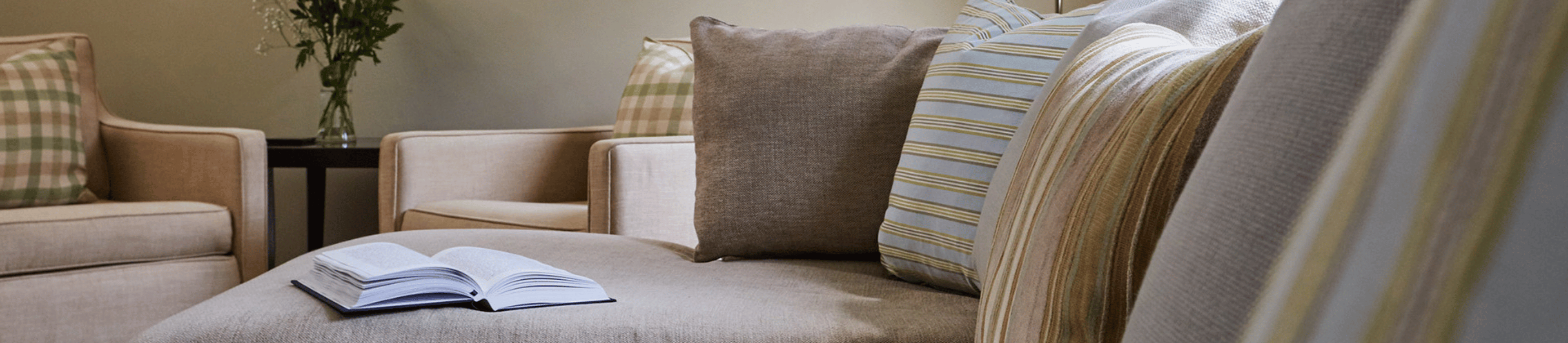 An Equipped Spacious Lounge Area